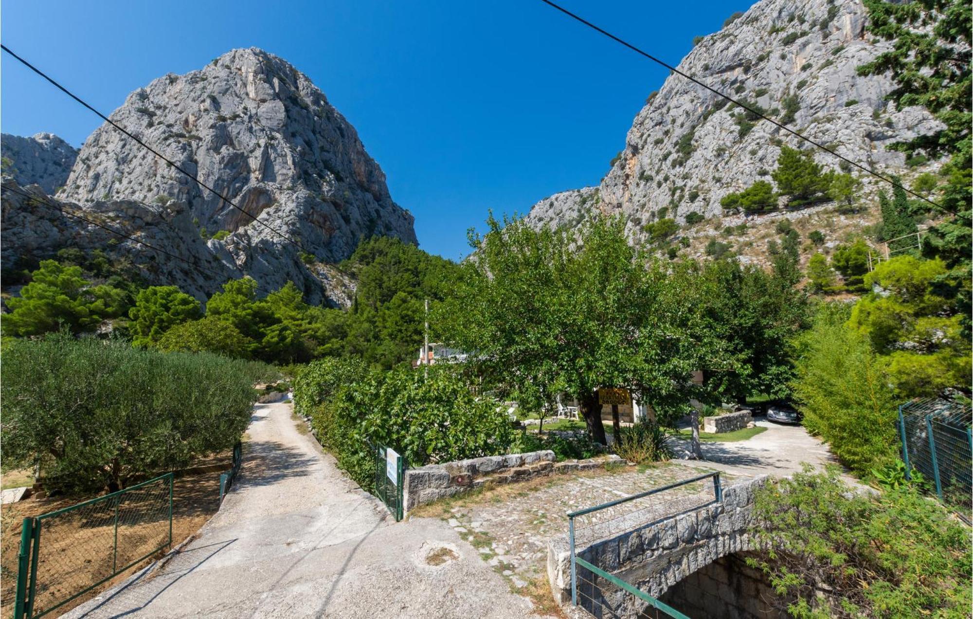 Lovely Apartment In Omis With Kitchen Екстер'єр фото