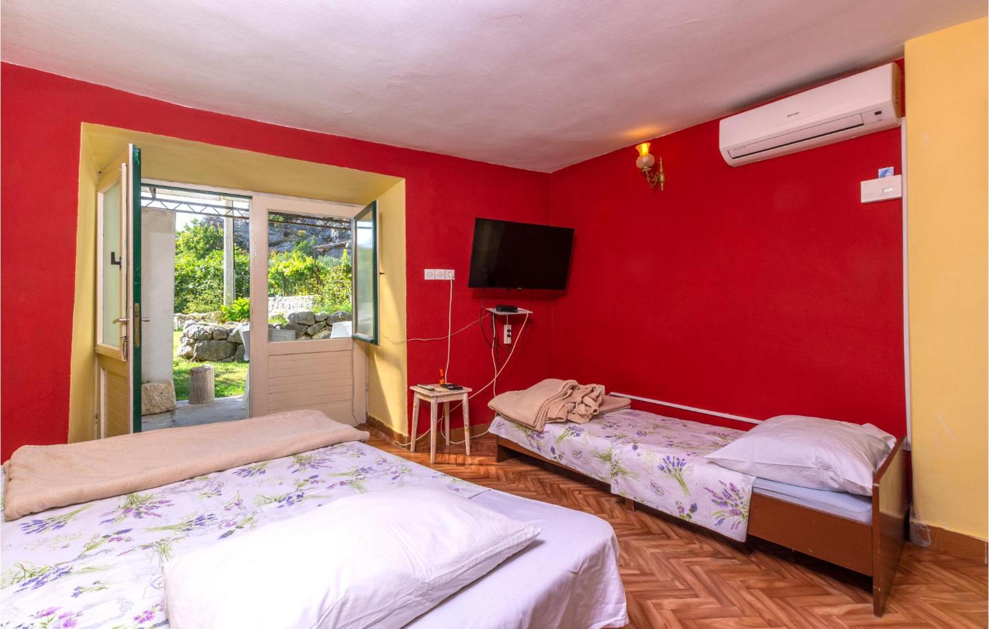 Lovely Apartment In Omis With Kitchen Екстер'єр фото