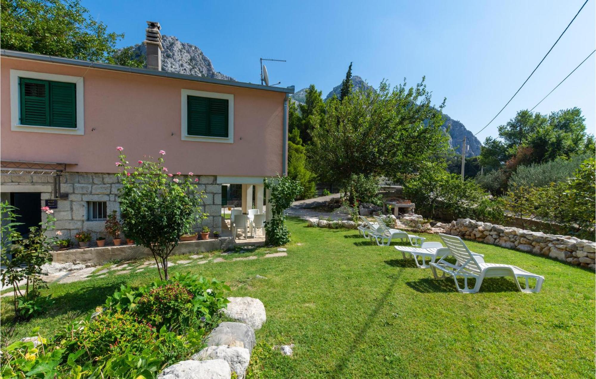 Lovely Apartment In Omis With Kitchen Екстер'єр фото
