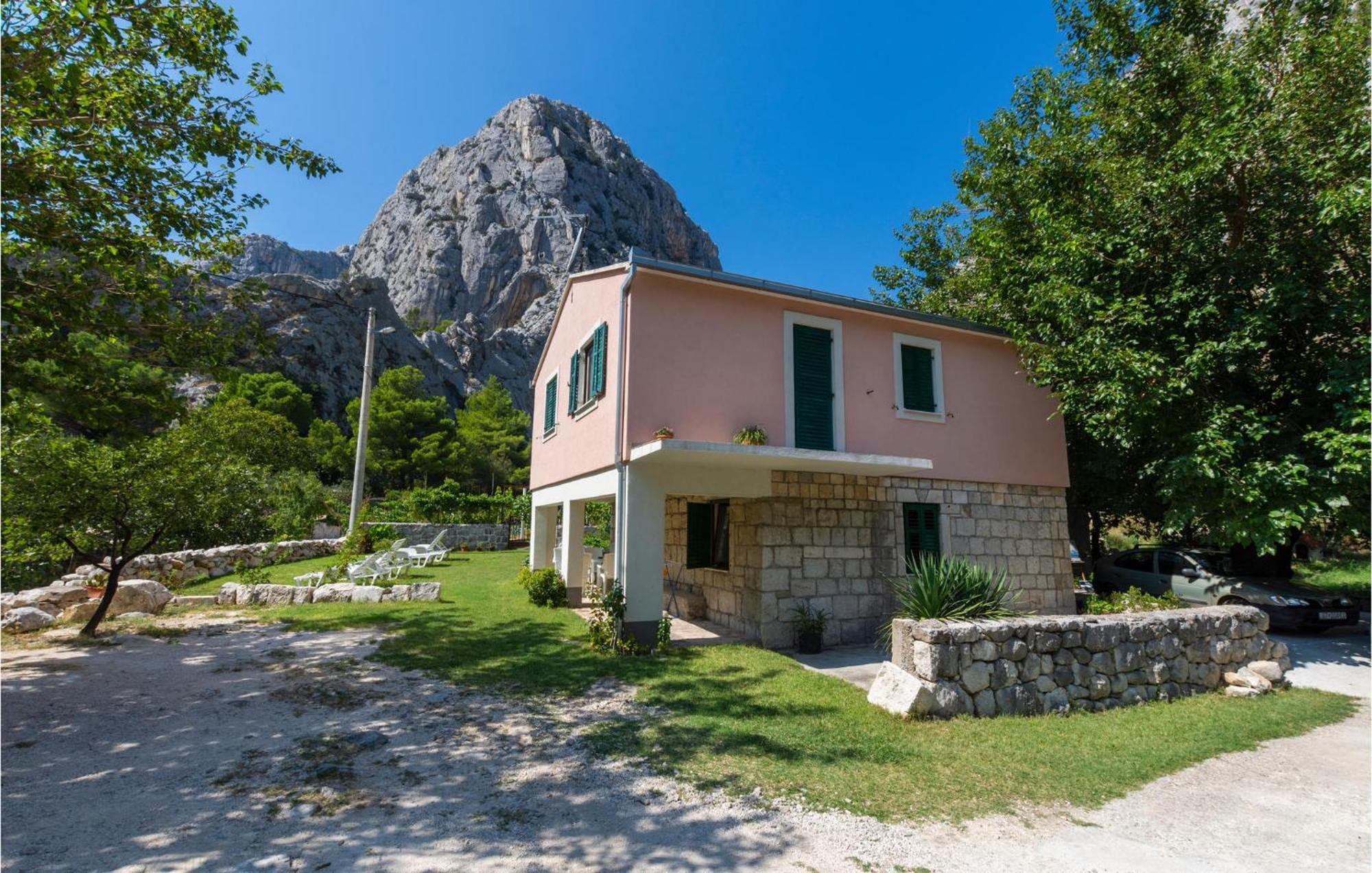 Lovely Apartment In Omis With Kitchen Екстер'єр фото