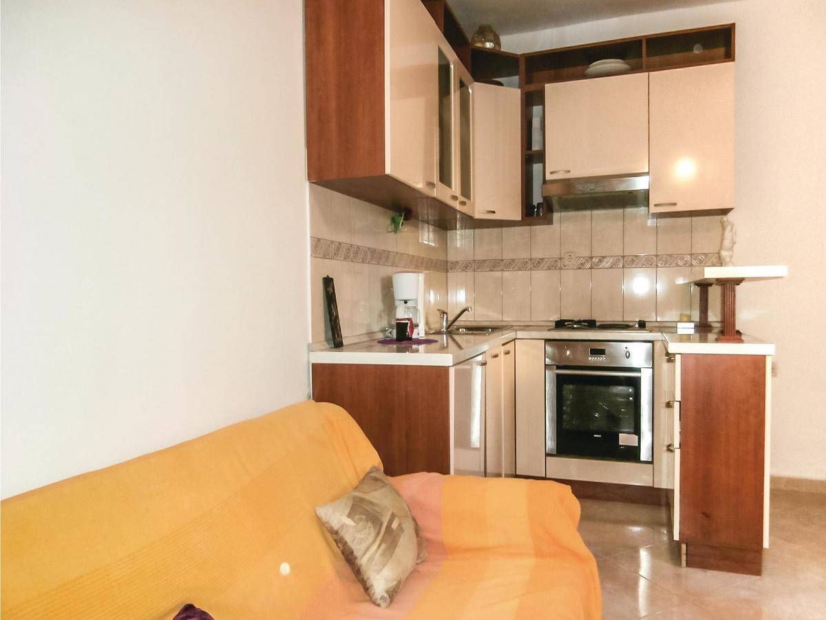 Lovely Apartment In Omis With Kitchen Екстер'єр фото