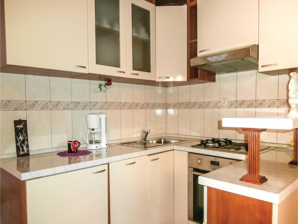 Lovely Apartment In Omis With Kitchen Екстер'єр фото